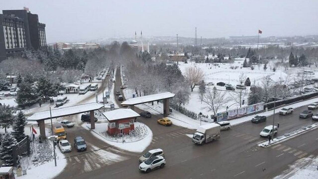 Eskişehir beyaza büründü