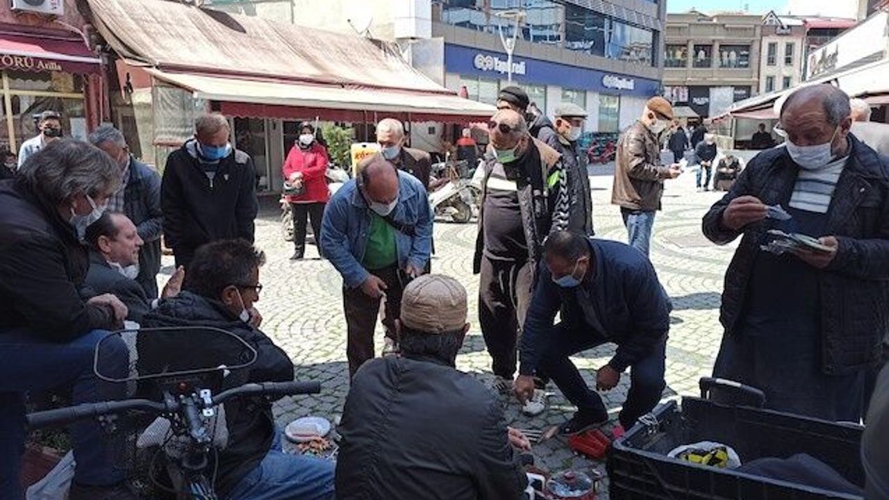 Bu nasıl sosyal mesafe?