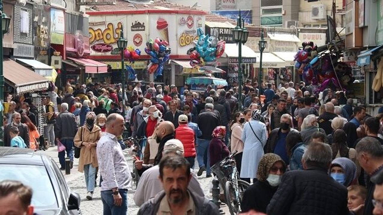 Eskişehir'de iğne atsan yere düşmüyor!