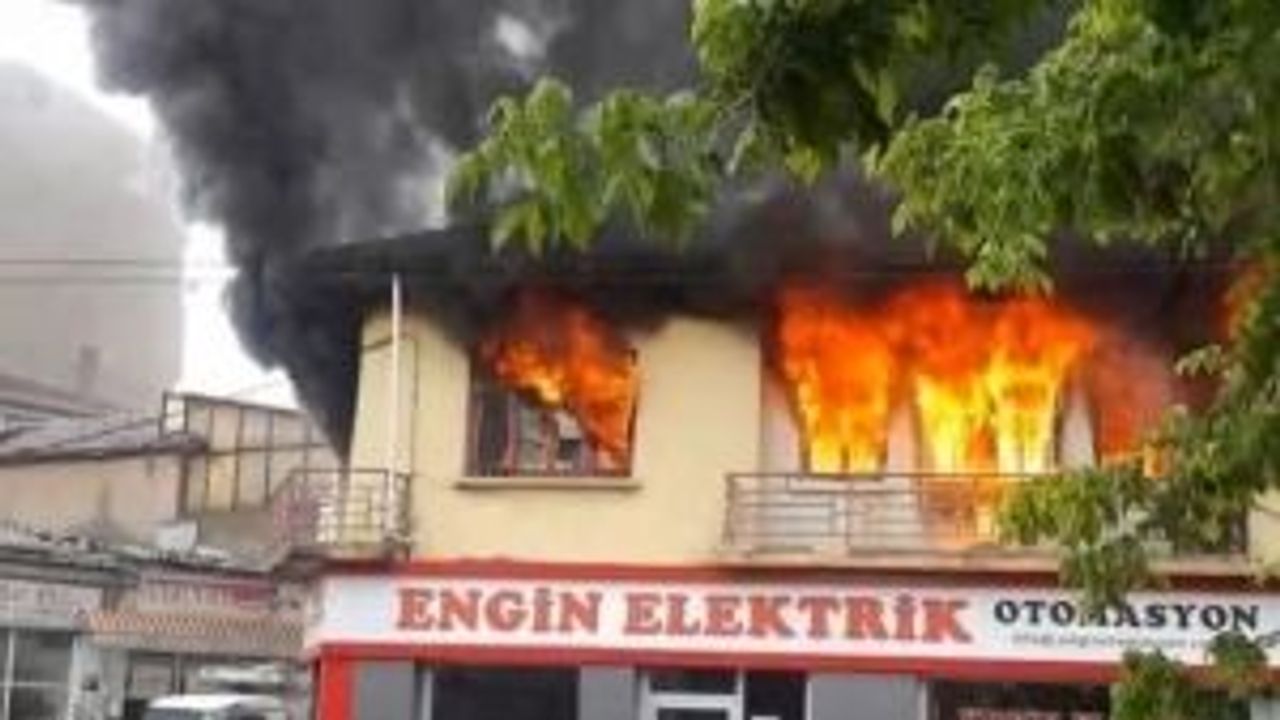 Eskişehir'de yangın! Otel kullanılmaz hale geldi