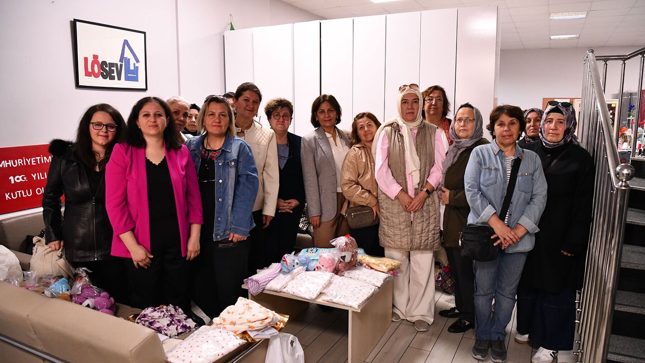 Tepebaşı Belediyesi Kursiyerlerinden LÖSEV’e Bayramlık Hediyeler