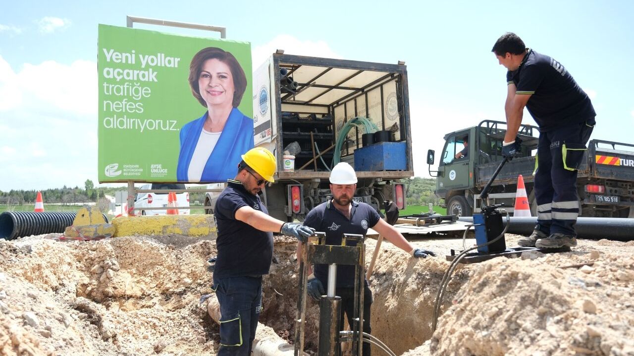 Yaşar Kemal Caddesi'ne yeni içme suyu hattı