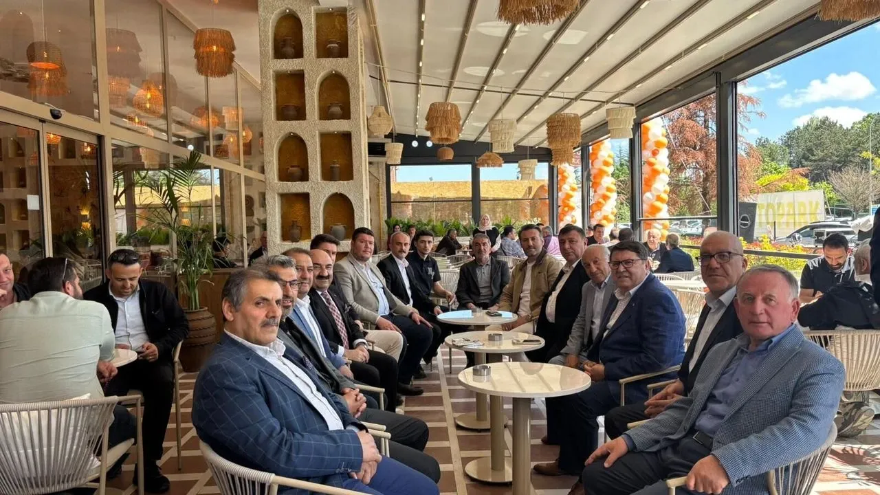 Eskişehir'in yeni kahve durağı LUUQ Coffee Roastery açıldı