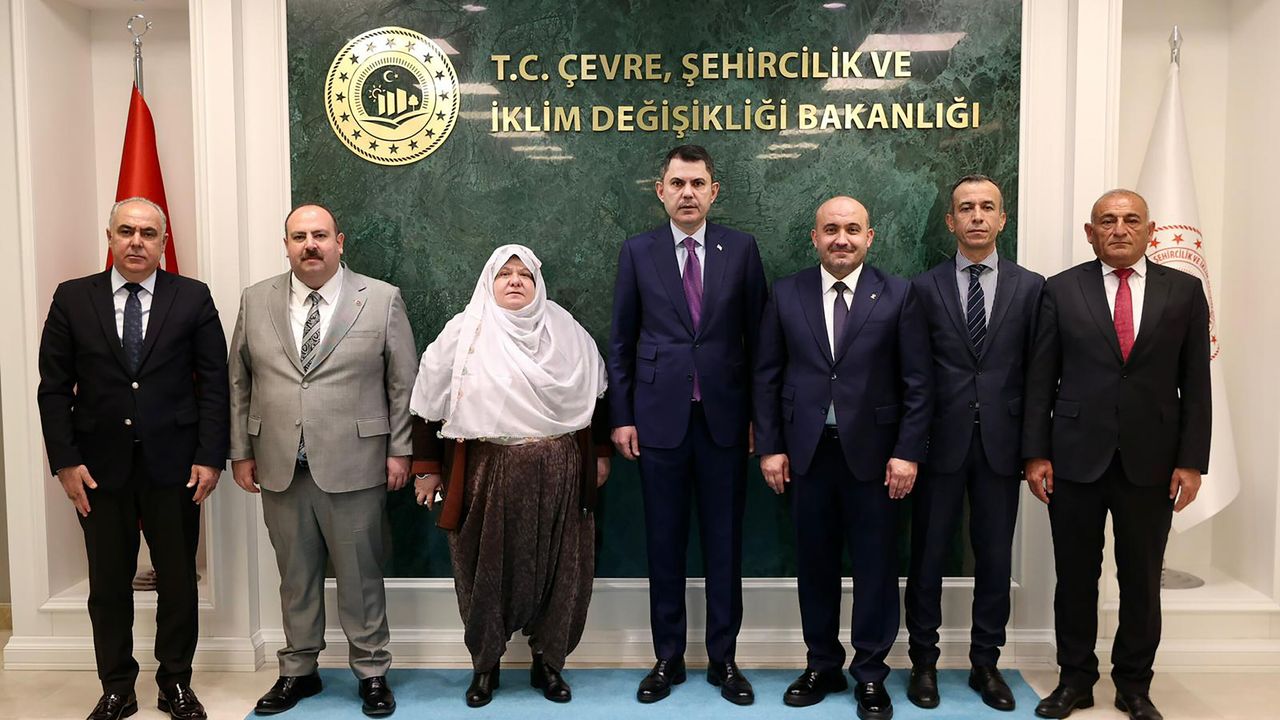 Albayrak ve Başkanlar Şehrin Önceliklerini Bakan Kurum’a Aktardı